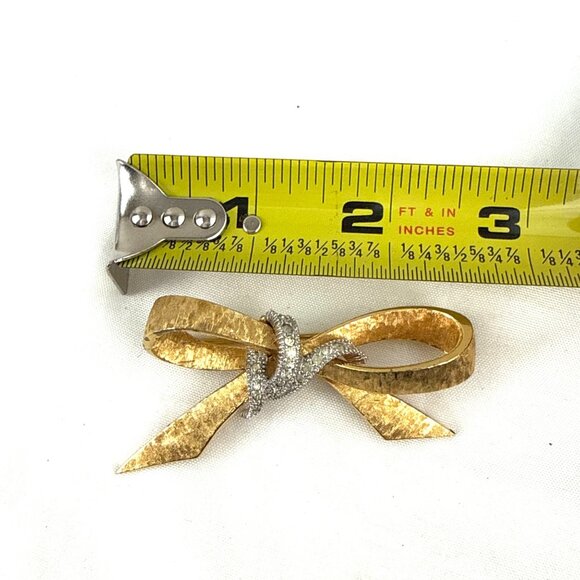 Vintage Gold Bow Brooch with Rhinestones Textured Metal Ribbon Pin - Picture 10 of 10